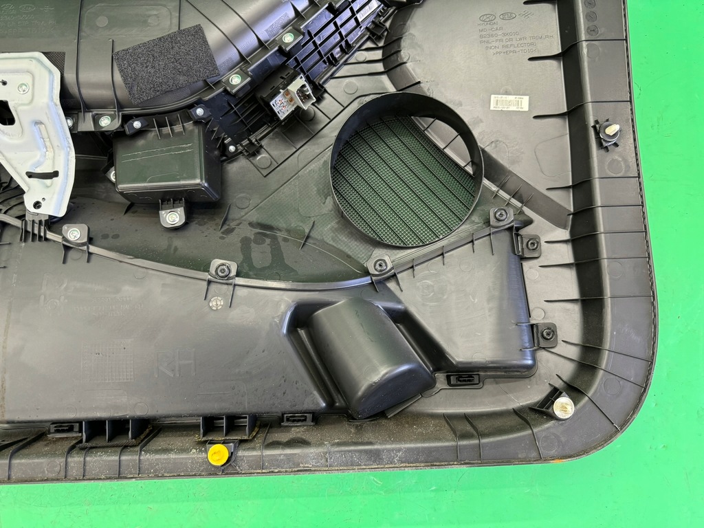 фото №9, Обивка дверь передних обшивка правый передний hyundai elantra v 5 10-16