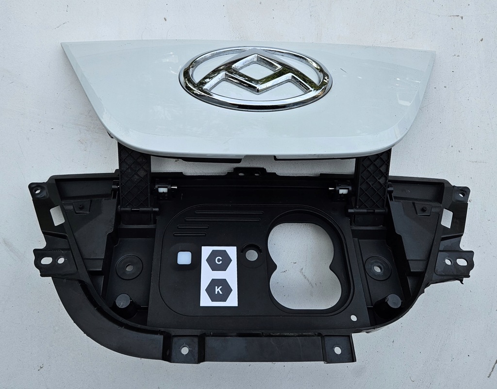 фото №1, Maxus deliver 3 edeliver 3 кришка роз'єм зарядний пристрій