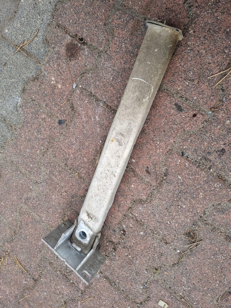 фото №1, Зона деформации кронштейн peugeot 3008 5008 i