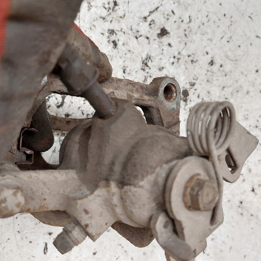 фото №13, Volkswagen vw t5 супорт гальмівний лівий задня чавунний + скоба