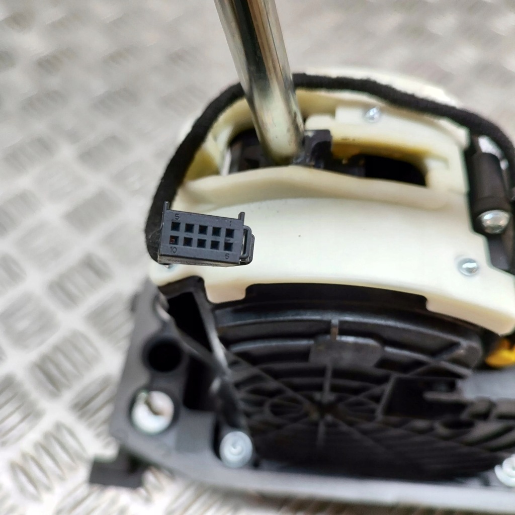 фото №8, Skoda superb b8 3v 2017 домкрат перемикання передач / верхній