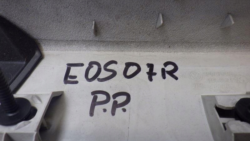 Пластик защита стойка a правая vw eos 1q0867234g Киев