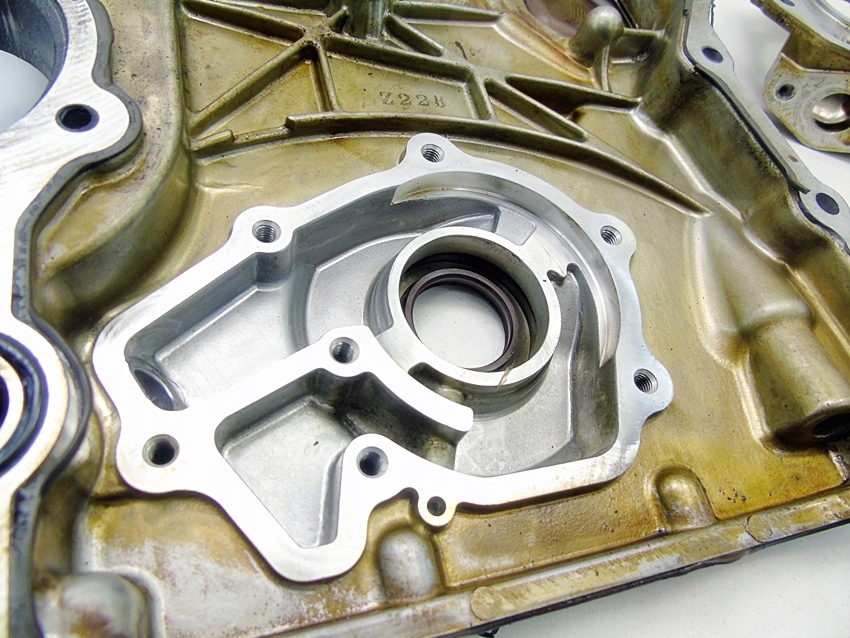 фото №10, Насос оливи корпус розподільного валу 1.0 12v space star 6 mirage 3a90 1060a142