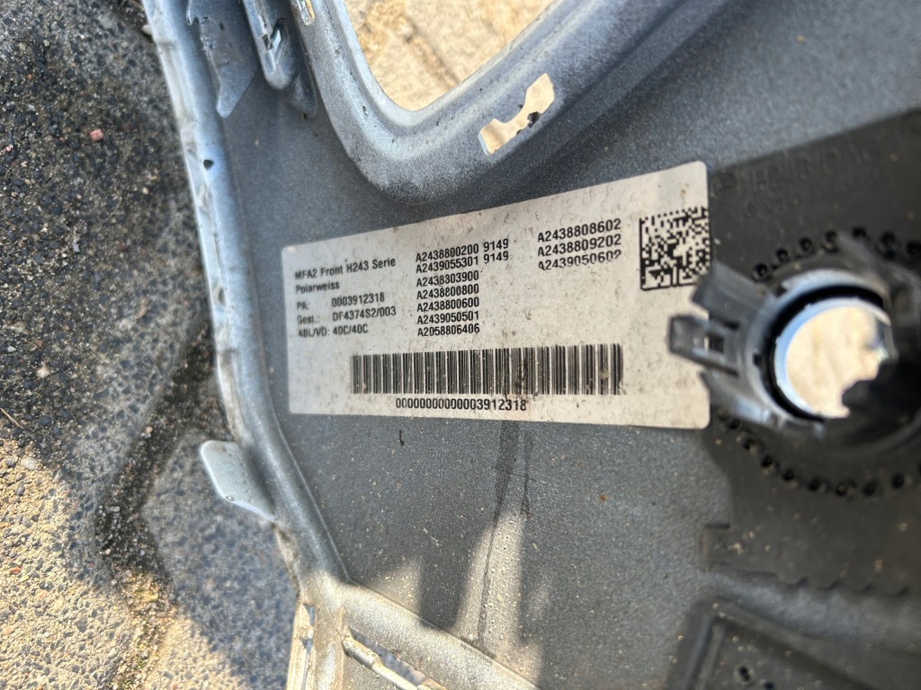 фото №8, Mercedes eqa w243 243 21- бампер передній гарний