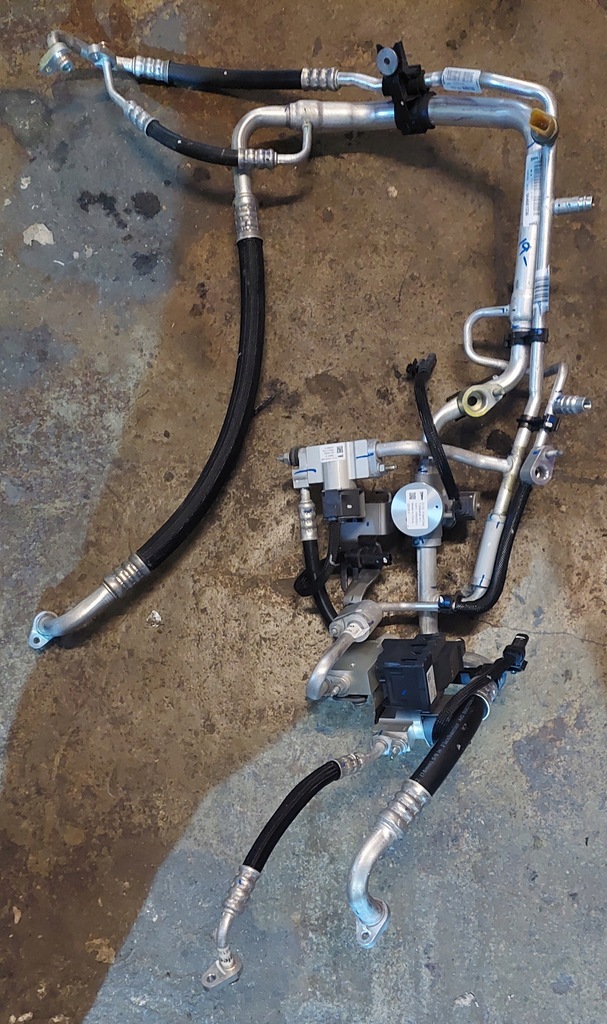 фото №1, E-mokka ii peugeot e-208 ii citroen c4 iii e-c4 трубка шланг кондиционера