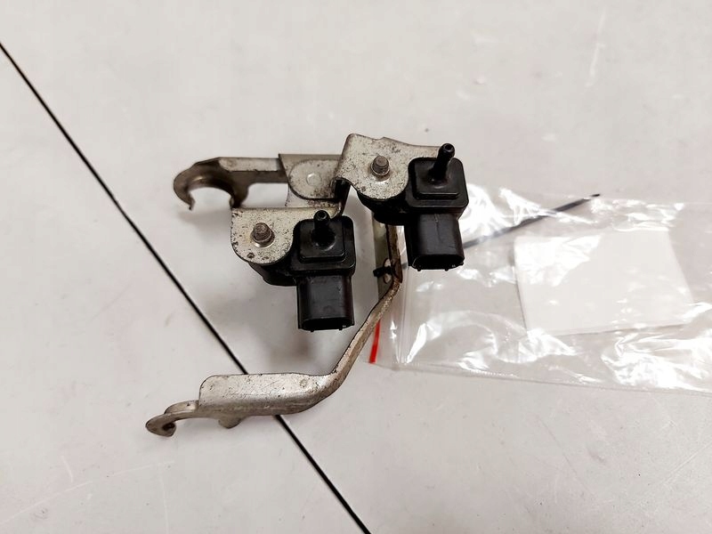 фото №1, Honda insight ii 2 клапан клапаны вакуумa кронштейн