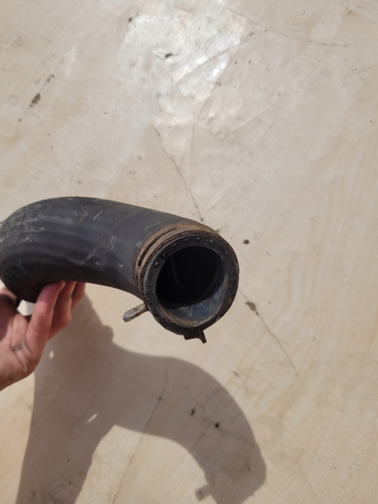 Jeep cherokee kj 01-07r 3.7 шланг пабтрубок  труба воды Недорого