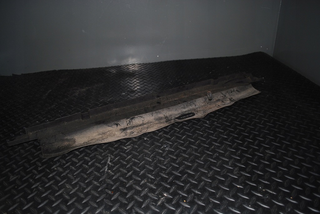 фото №1, Впуск воздуховод воздуха audi a8 d2 4.2 4d0121333