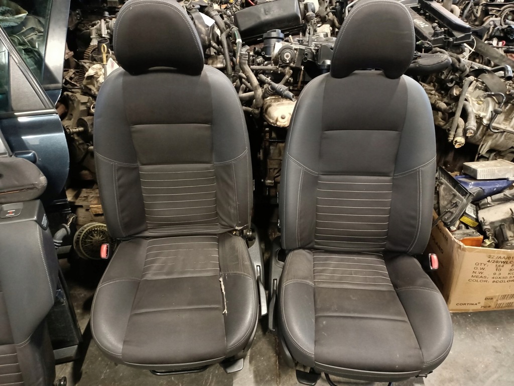 фото №1, Сиденья заднее сиденье обшивки volvo v50 kombi