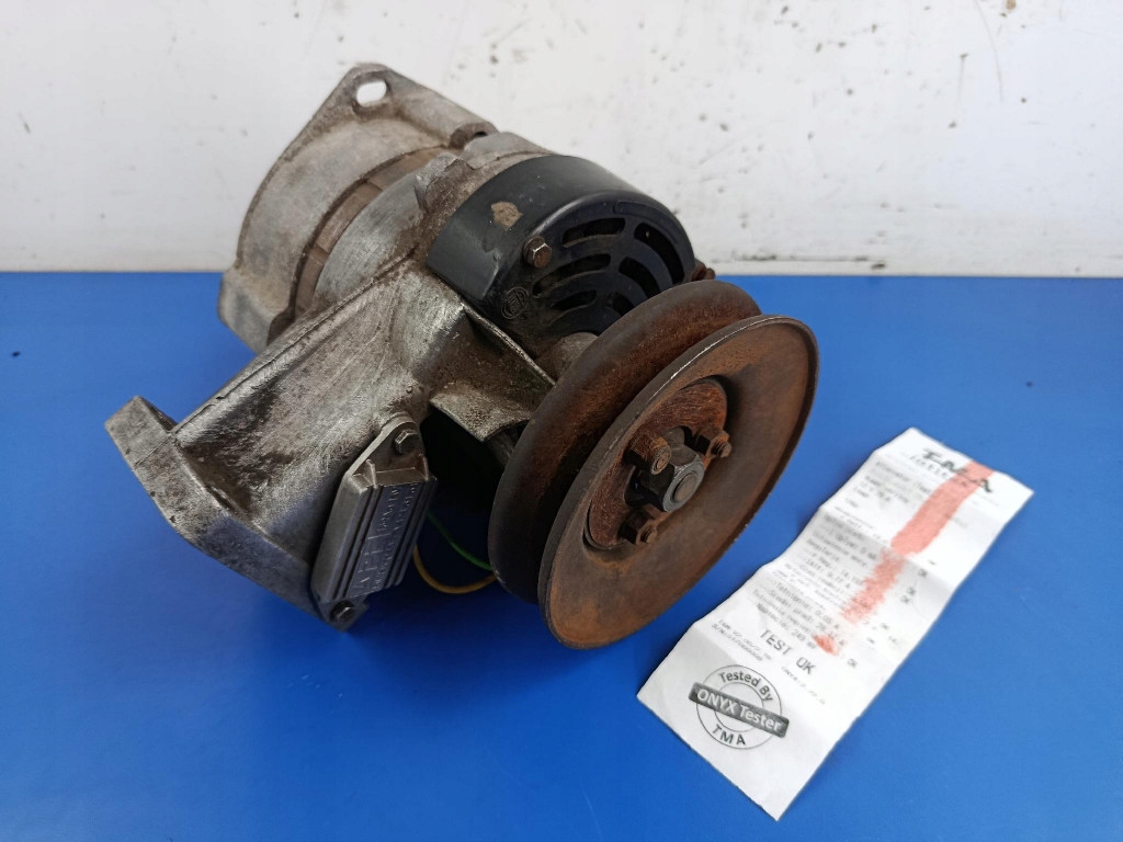 Купити Fiat 126p 650 генератор 3115898 з регулятором напруги test