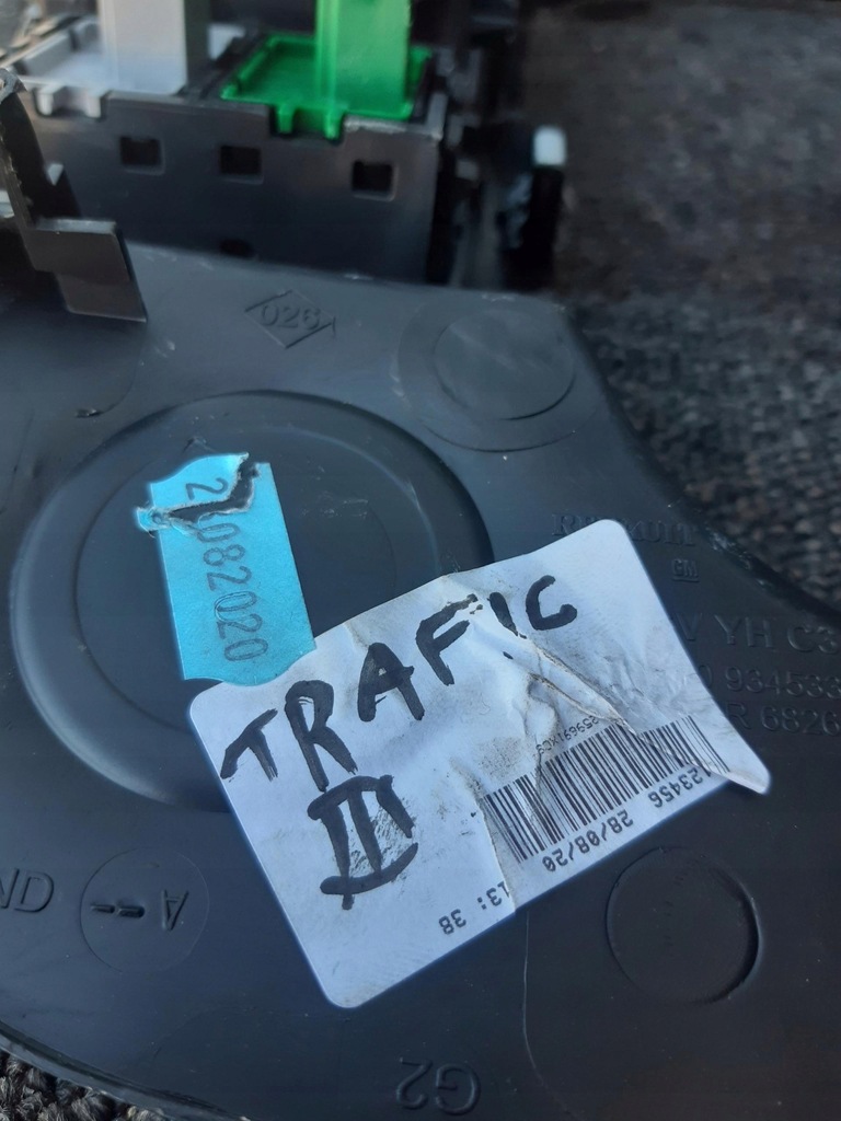 фото №11, Рамка радио средняя 682607479r trafic iii