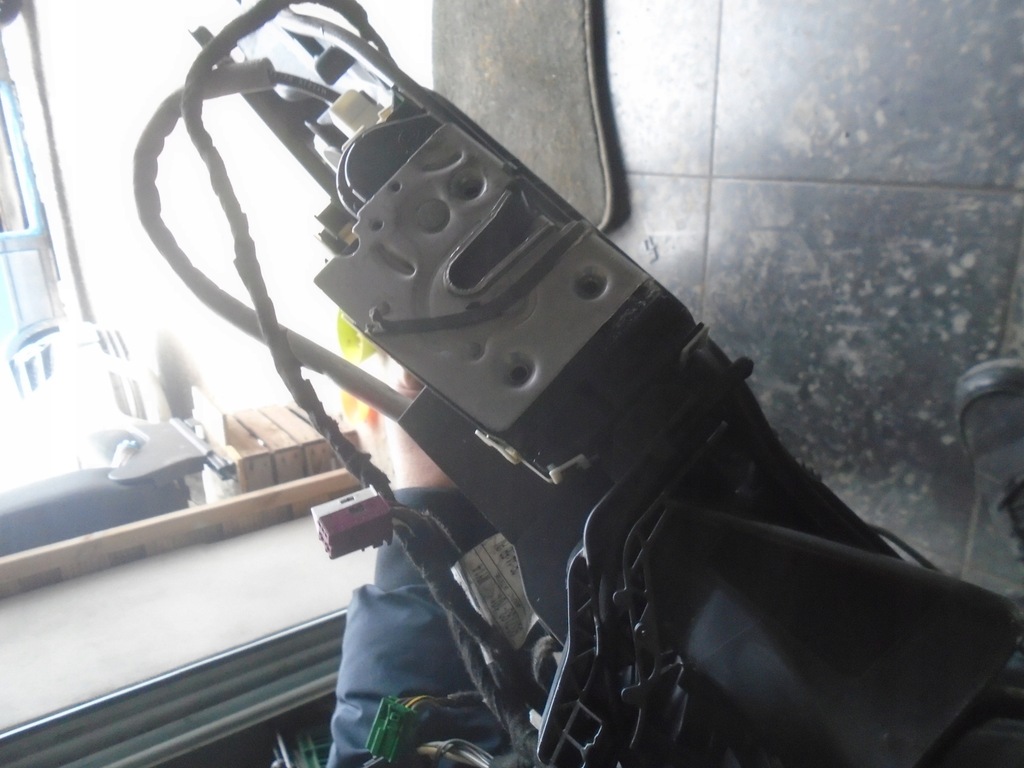 фото №1, Mercedes x166 замок дверь правый перед gl 15r ml