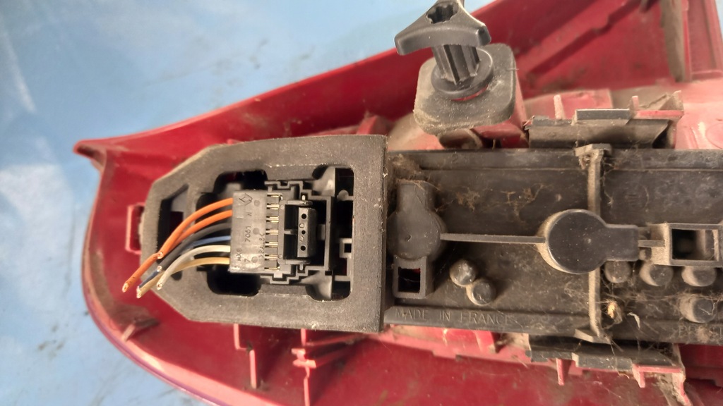 фото №3, Лампа права задня renault clio ii 01r