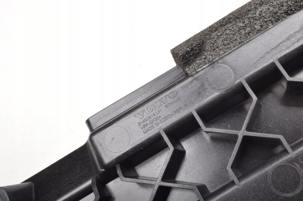 фото №6, Volvo v60 ii направляющая направляющая багажника 31462614 левая kombi