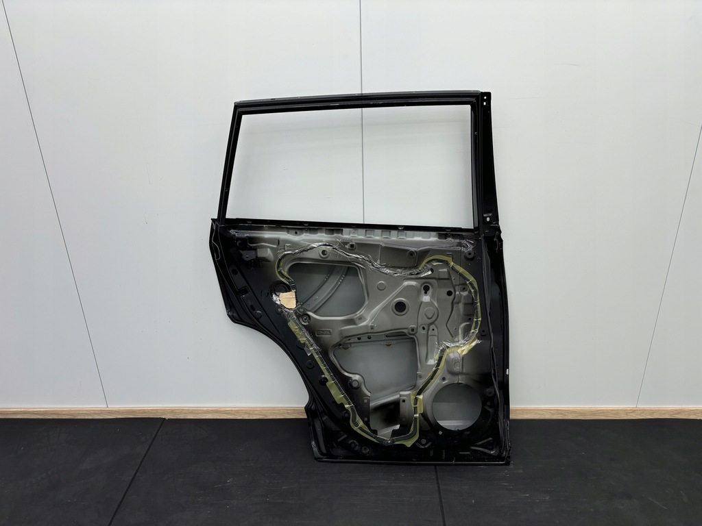 фото №14, Toyota corolla cross дверь левая задние