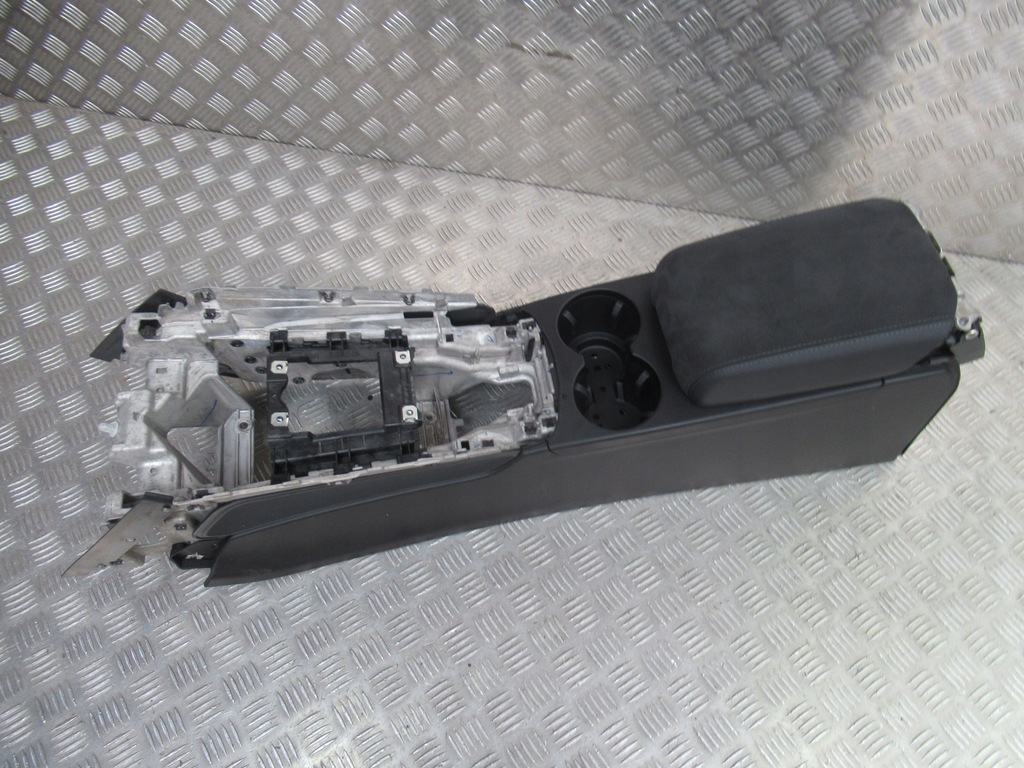 фото №15, Porsche macan gts сиденья обивка обшивки m235