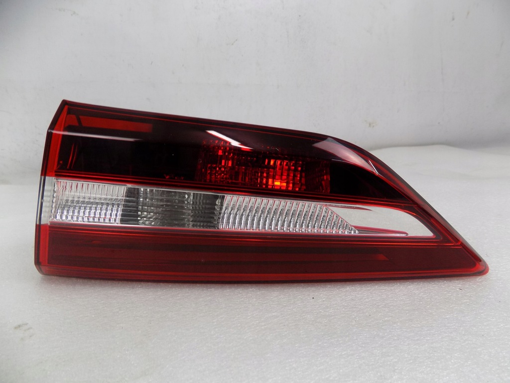 фото №1, Opel grandland x лампа права задня yp00016480