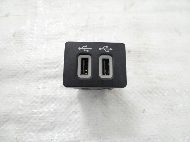 фото №1, Ford kuga mk2 lift роз'єм port usb hc3t-14f014-ac