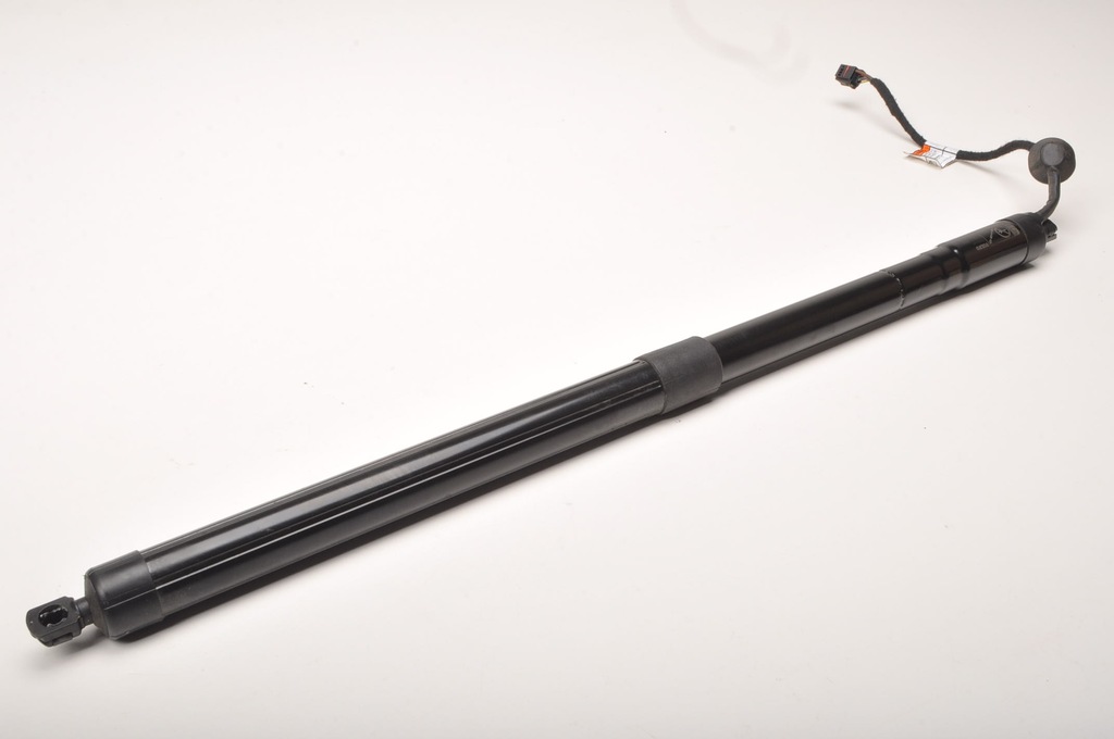 фото №1, Volvo xc60 ii привод амортизатор крышки 32384407