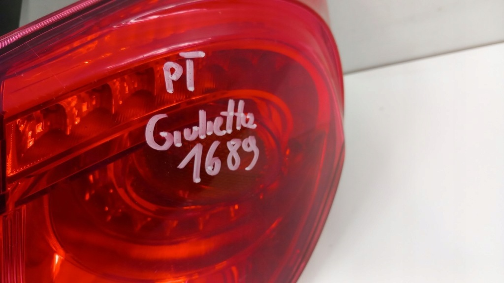 Alfa romeo giulietta hb фара задній правий led Ціна