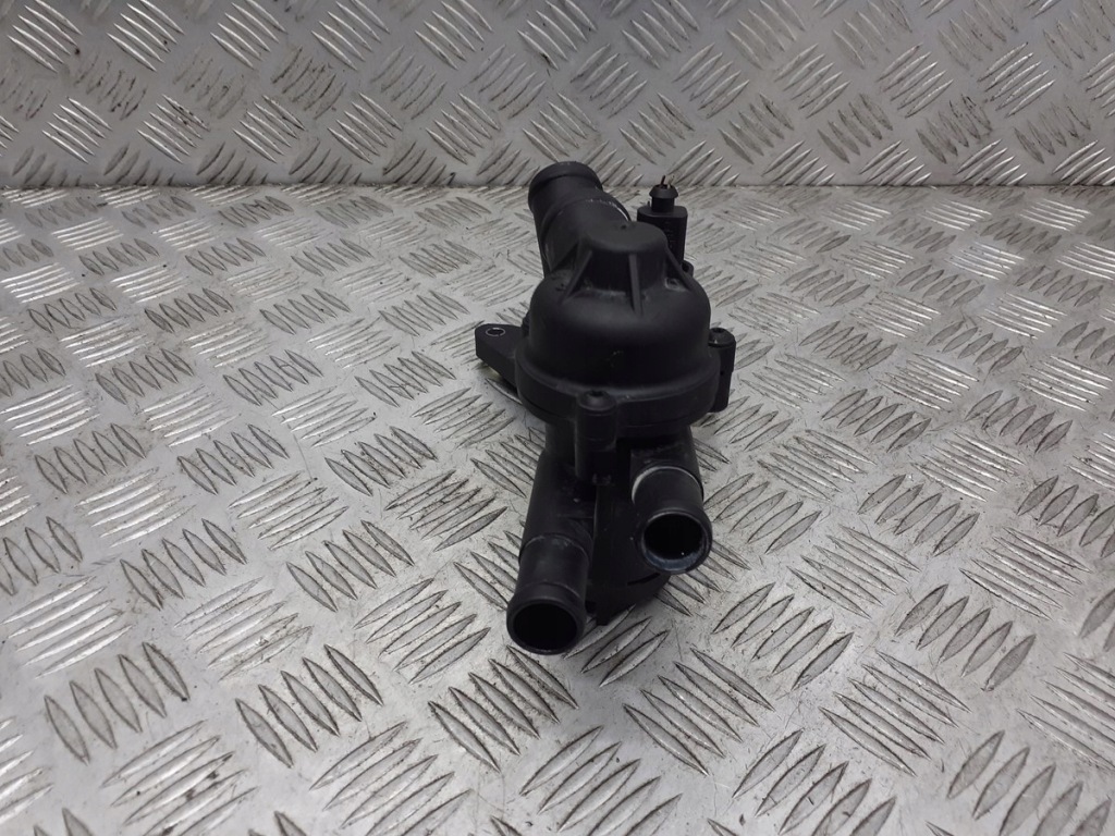 фото №8, Корпус термостата skoda fabia ii 1.2 6v 03c121111b