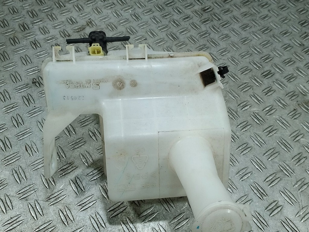 фото №6, Бак омывателя mitsubishi space star ii 1.2