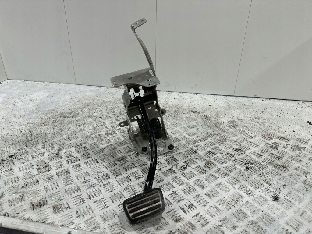 фото №1, Chevrolet corvette c8 2021 педаль гальма