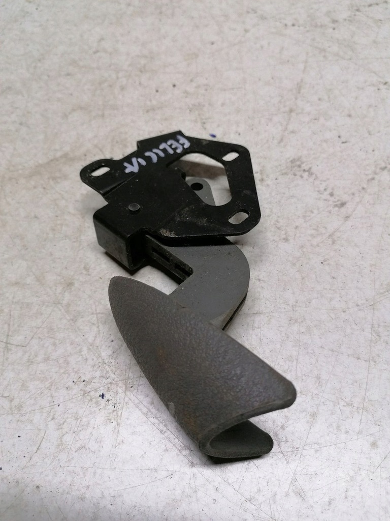 фото №1, Рычаг открывания крышки багажника skoda felicia