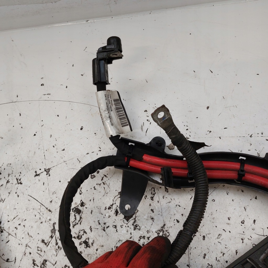 Volvo v40 2 2,0d провода клемма аккумулятор 31409547 31376093-ad Цена