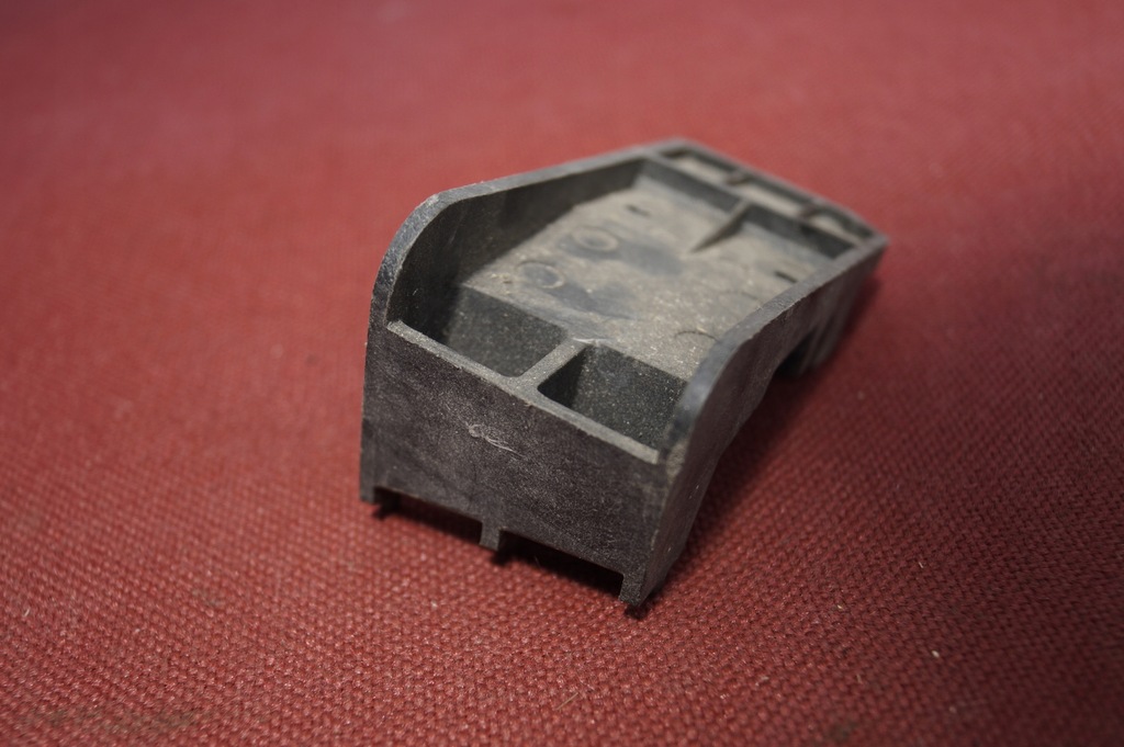 фото №6, Направляющая лампы правый перед mazda 6 gh 08-12r