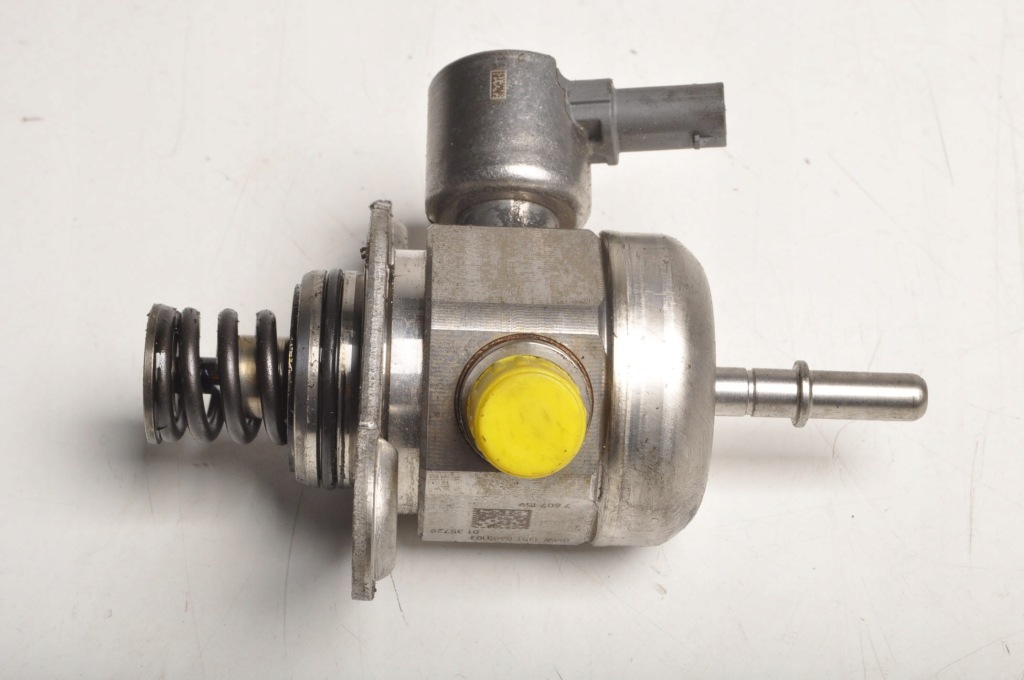 фото №1, Bmw f20 1.6 16v насос пального 8605103