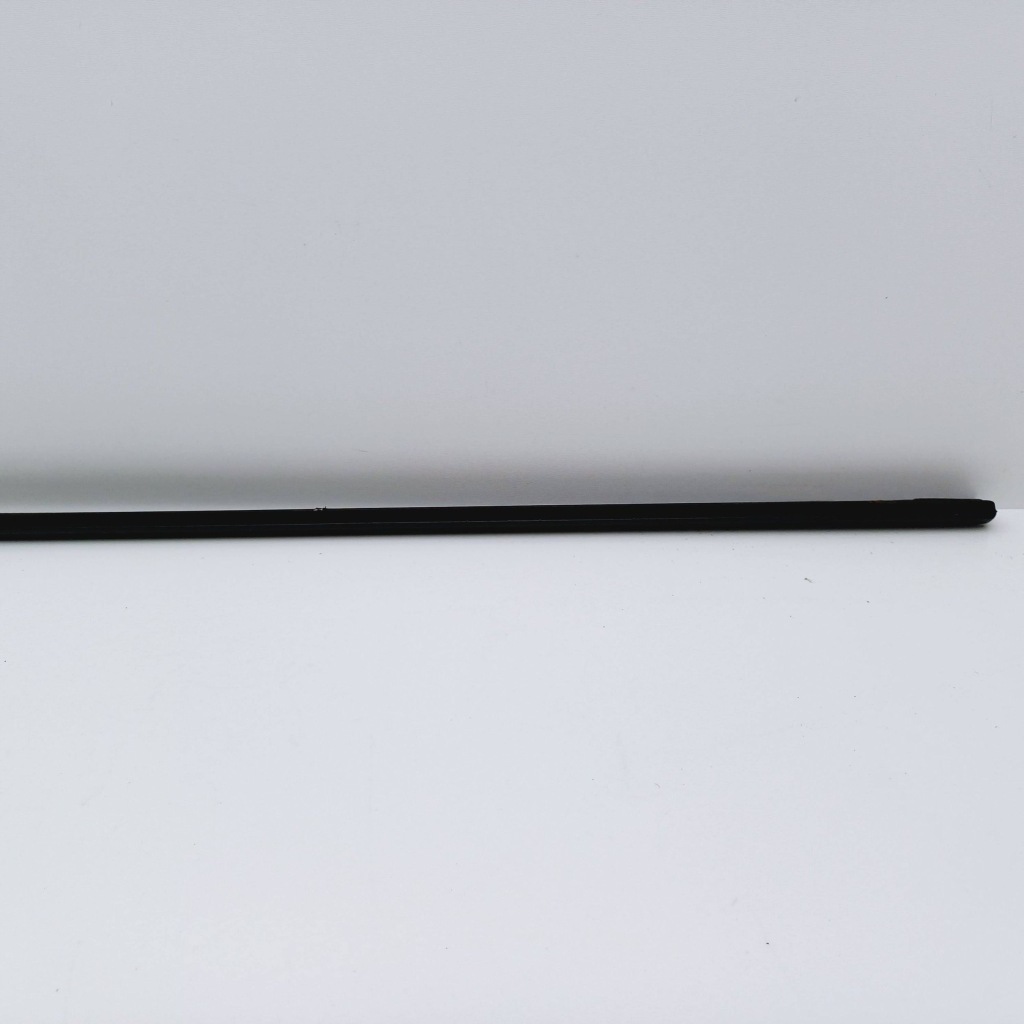 Молдинг уплотнитель правый перед opel astra f nr317 Киев