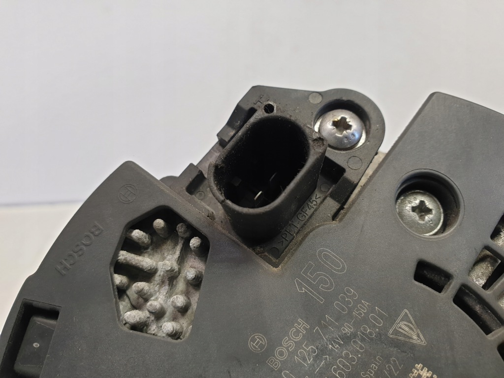 Купити Porsche 911 gt3 3.8 генератор 0125711039 150a