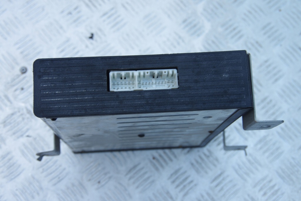 фото №1, Усилитель infinity chrysler 300m 04760902ad