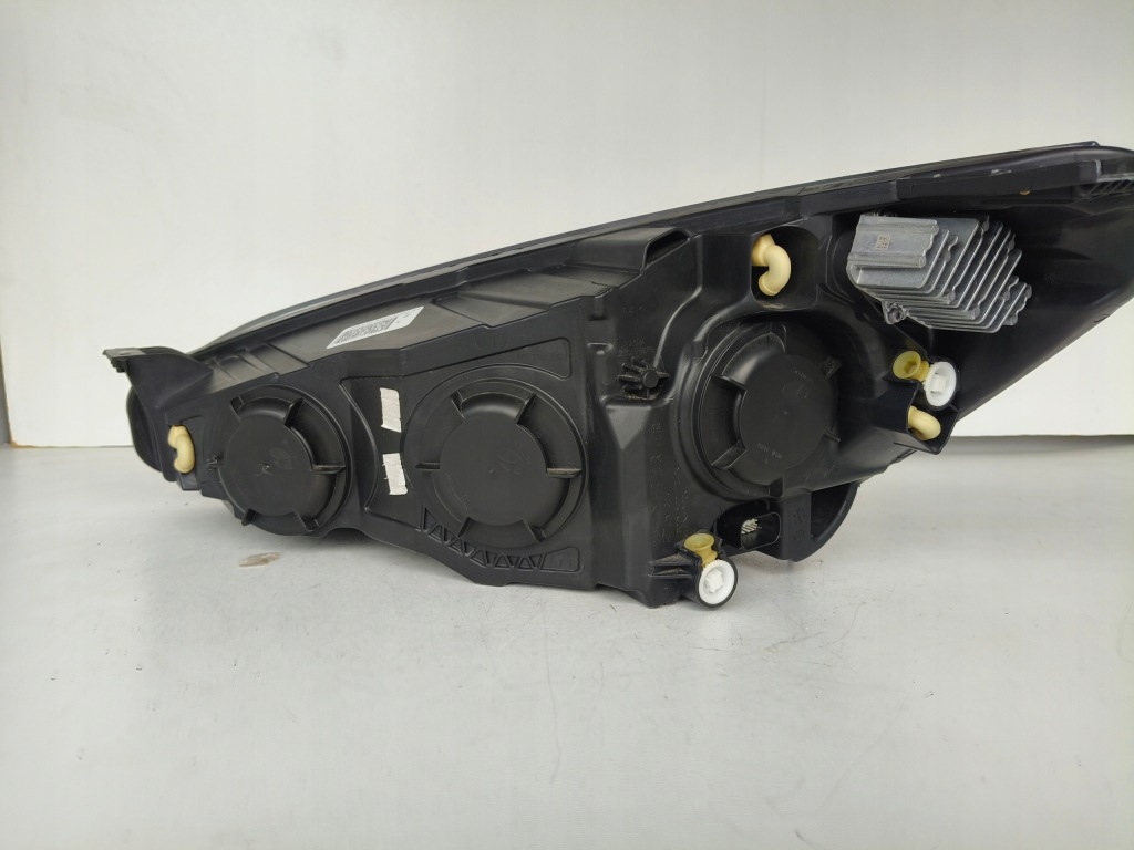Купити Фара правий фара ford focus mk4 18- led