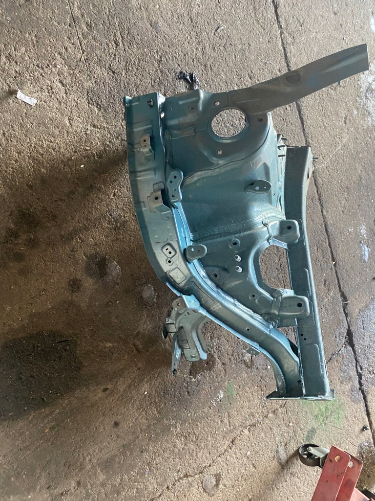 Купить Четверть перед лонжерон фартух правая  kia sportage v