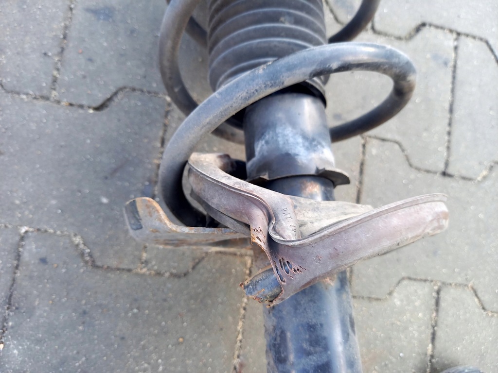 фото №5, Поворотный кулак амортизационная стойка 1.7 crdi автоматическая коробка передач левый перед lp hyundai i40 12r