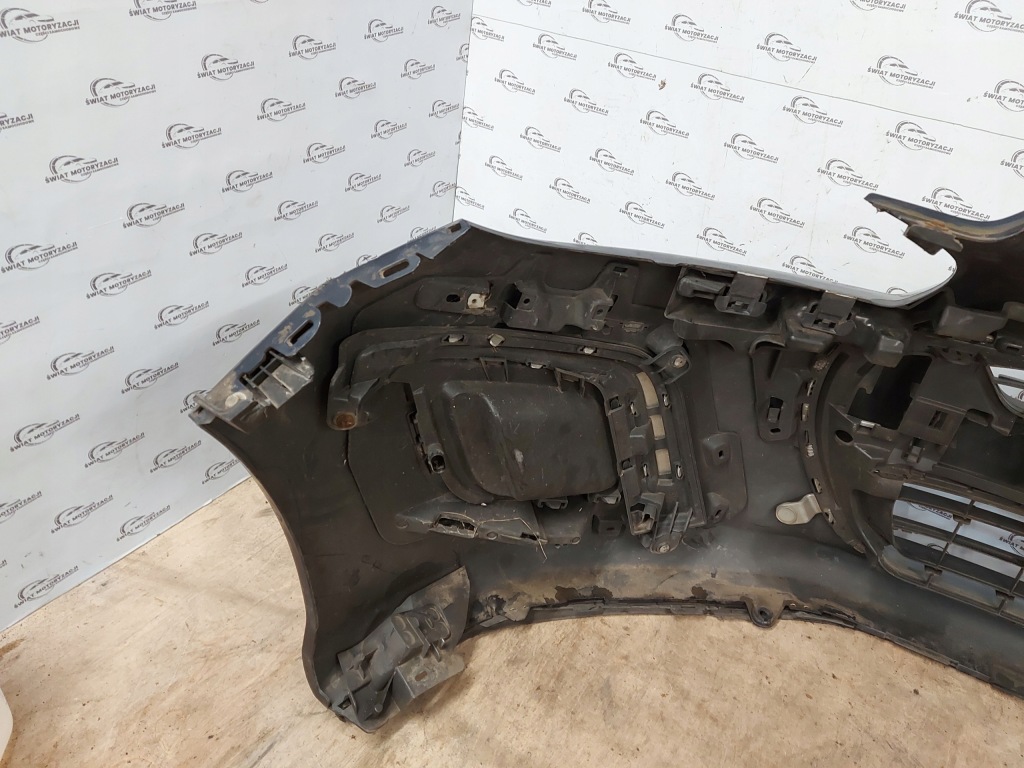 Peugeot 308 1 рестайлинг  11r бампер перед передний Киев