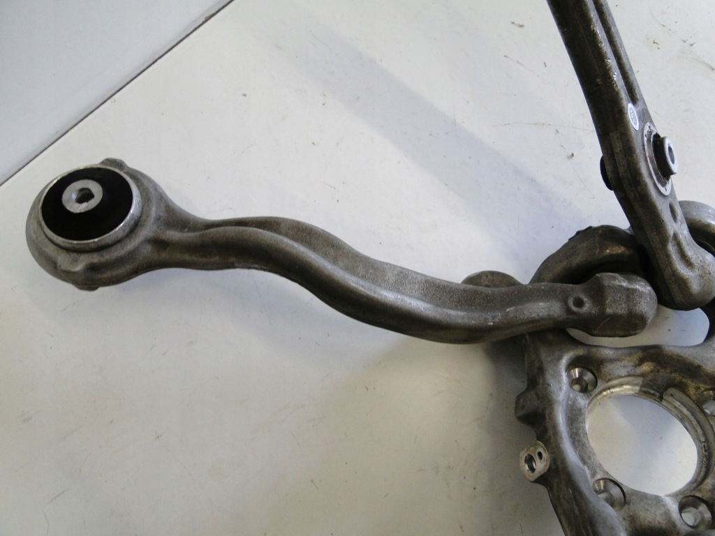 Mercedes поворотный кулак перед a2233100 s klasa w223 Цена