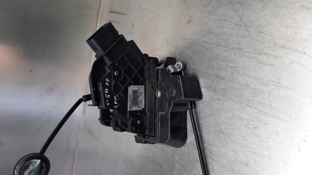 фото №5, Замок двері правий перед 31253658 6 pin volvo xc60 v70 s80 xc70