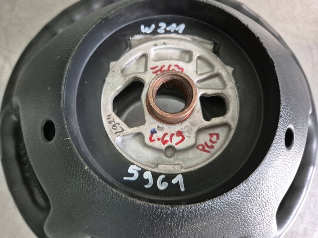 фото №12, Mercedes w211 воздуховод кожаный