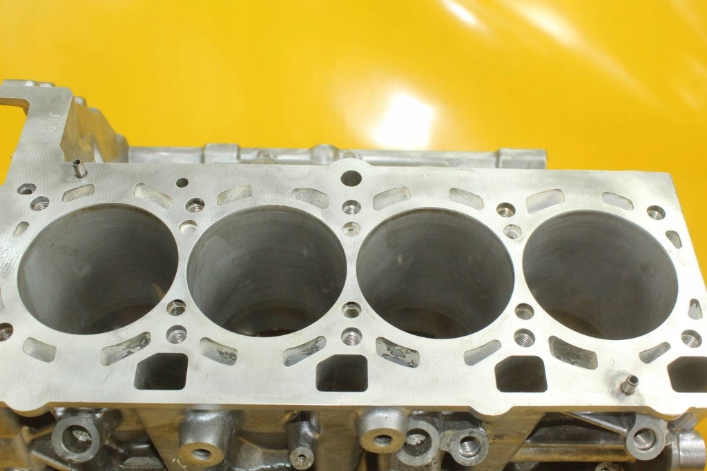 Блок двигателя dół audi a6 c6 a4 b7 4.2 fsi bat bbk 079103021s 079103032p Недорого
