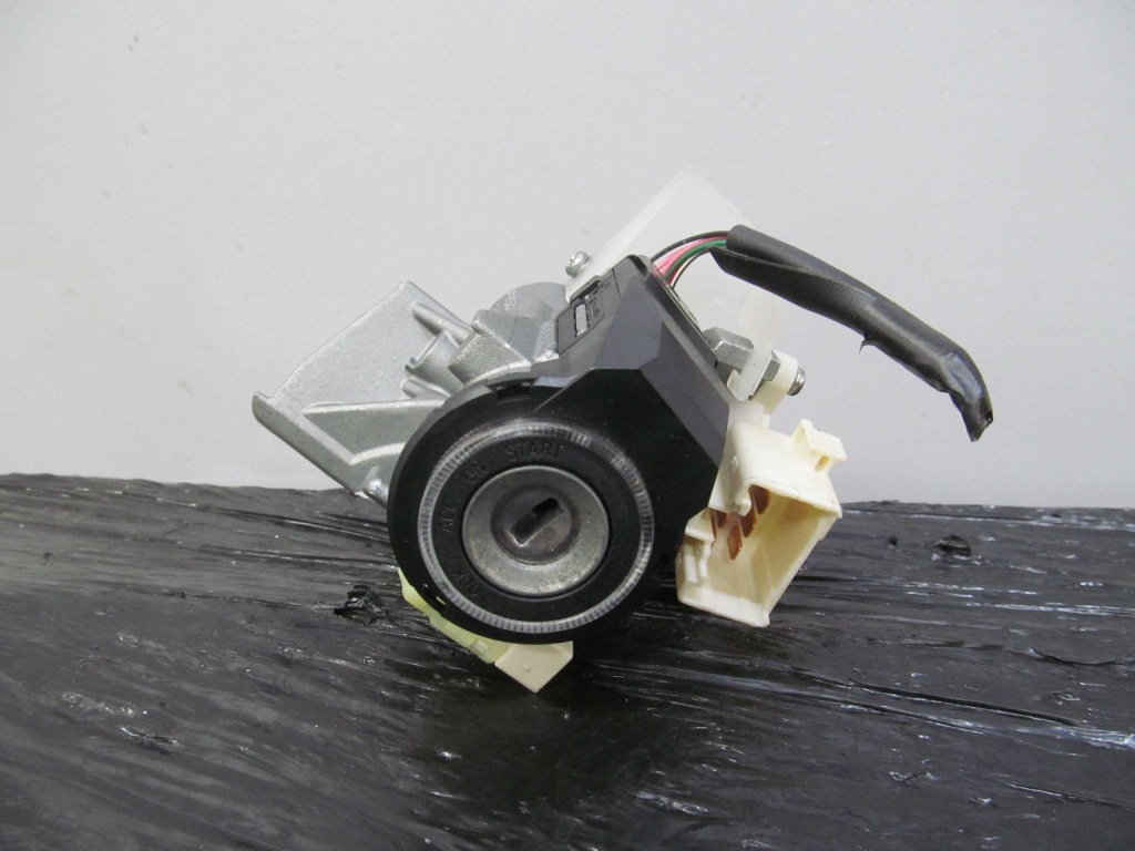 Купити Toyota auris замок запалювання 45020-0203 колодка 07/12