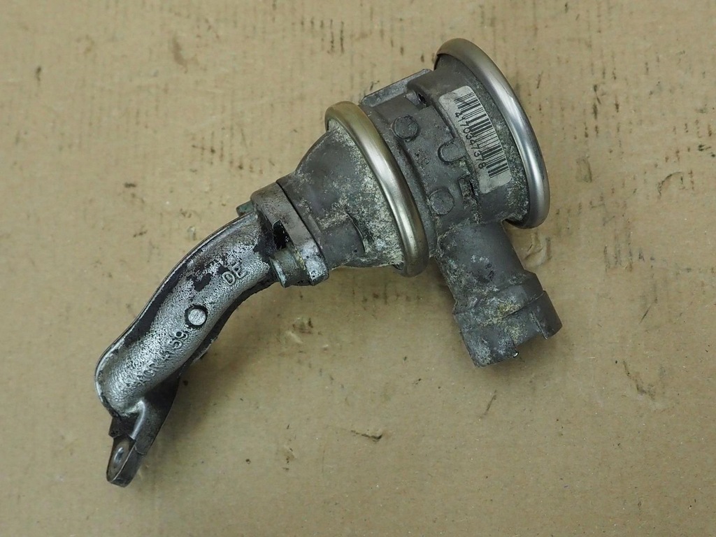 фото №12, Адаптер клапан egr audi a8 d3 w12 6,0 07c131101f