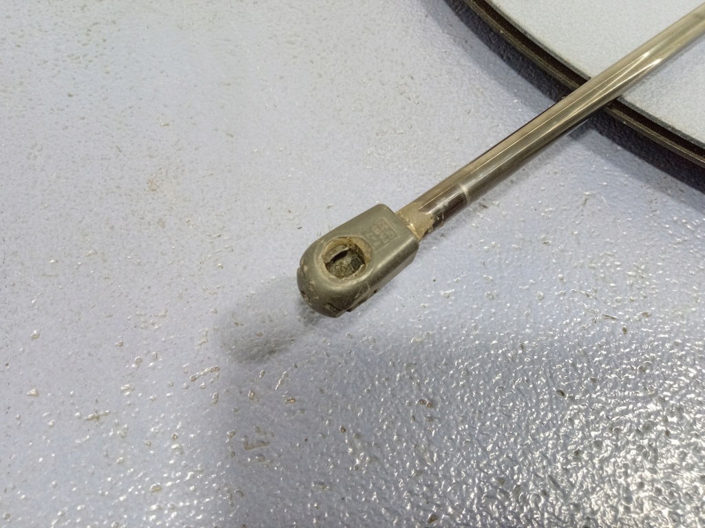 фото №4, Chrysler pacifica ii 16- амортизатор крышки задняя задний 68230342ad