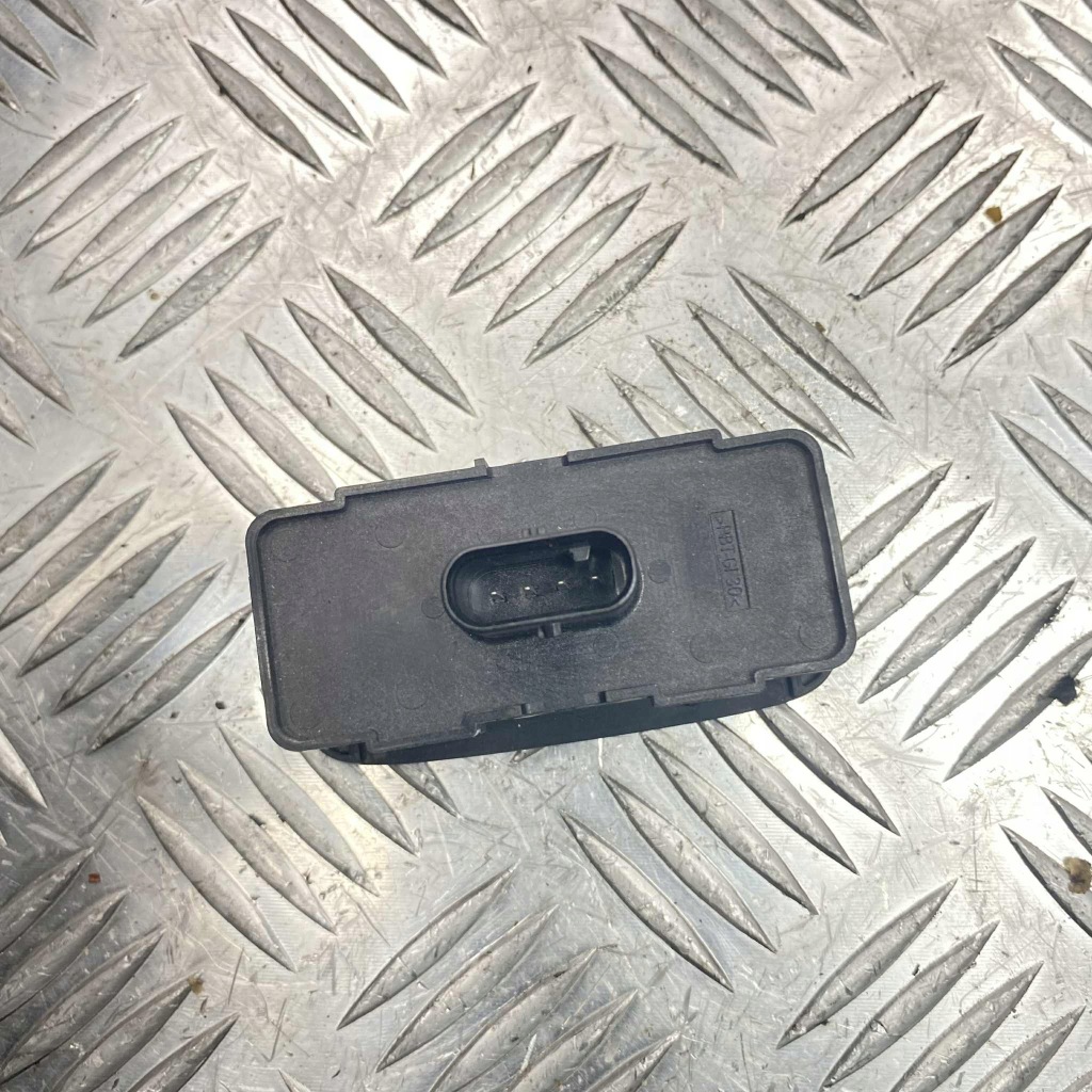 фото №4, Кнопка кришки багажника xc90 ii