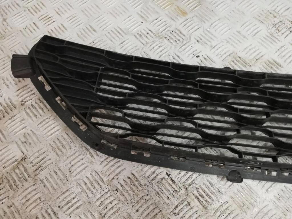 Купить Citroen c3 lift 12- решётка бампера перед