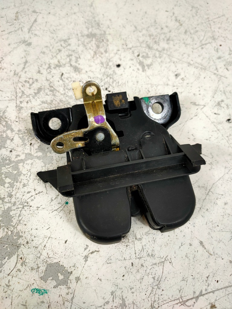 фото №1, Замок кришки задня audi a4 b5 lift kombi 8d9827505e