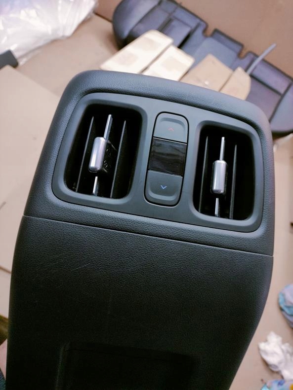 фото №13, Hyundai tucson iv подлокотник 84680-n7100 оригинал хороший