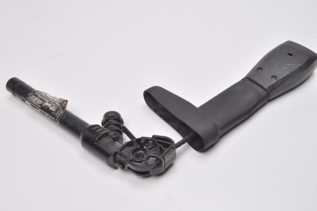 фото №8, Volvo s60 ii v60 натяжитель поперечина безопасности правый 8630467